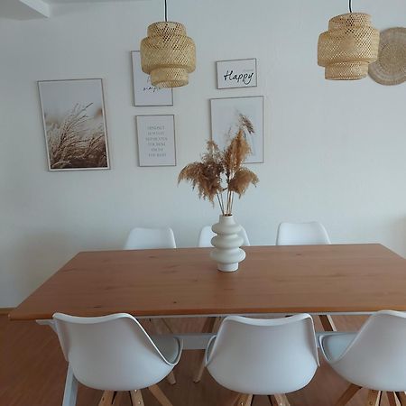 Stilvolle Ferienwohnung Free Parking, Space, Wlan Niestetal Esterno foto