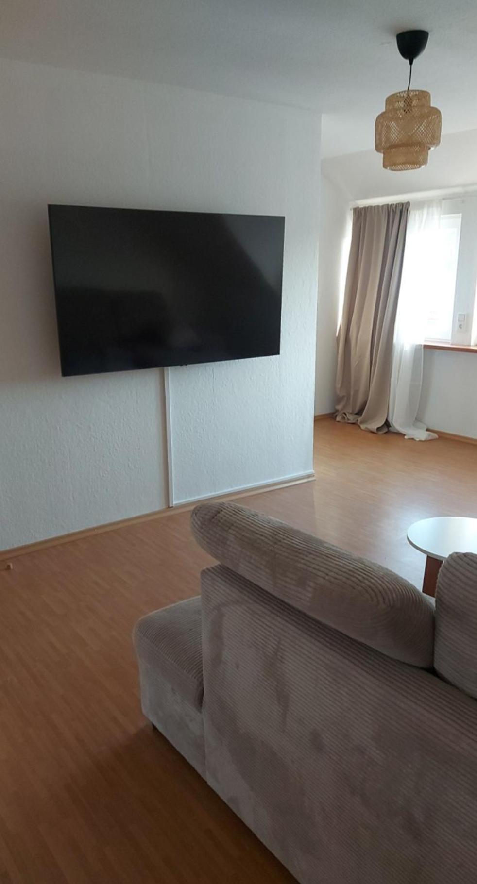Stilvolle Ferienwohnung Free Parking, Space, Wlan Niestetal Esterno foto